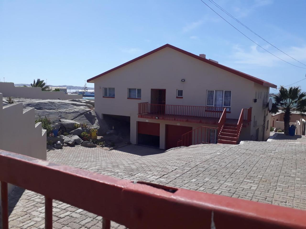 Starfish Guesthouse Luderitz Bagian luar foto